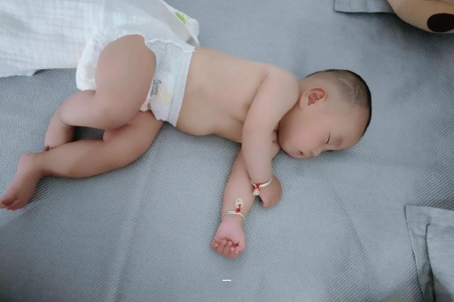 六盘水宝宝老打喷嚏怎么办